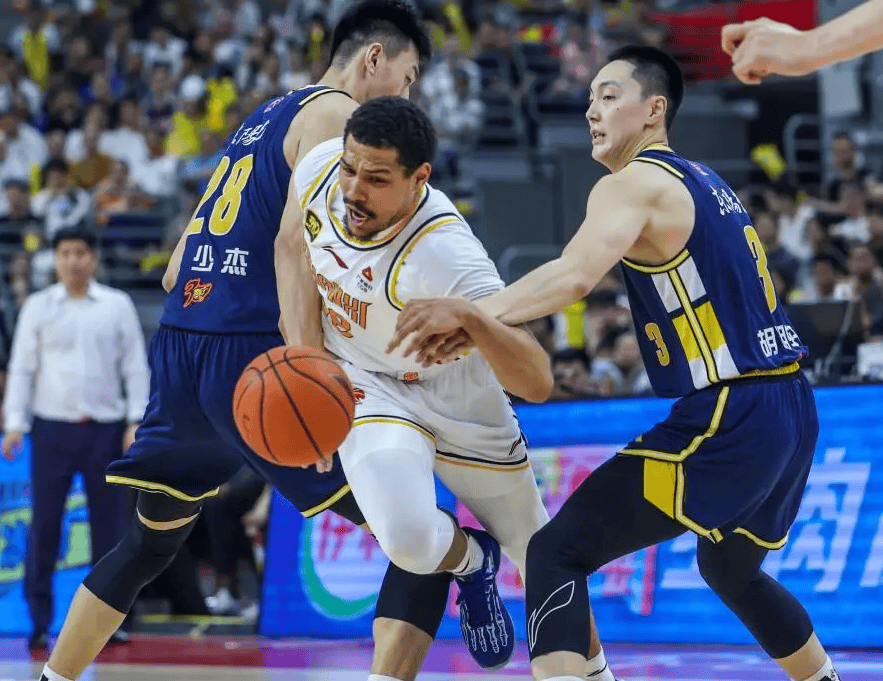 关于NBA季后赛赛程吃紧，广东宏远国际比赛日扳平良机，赛场秩序良好，数据趋势出现新变化的信息