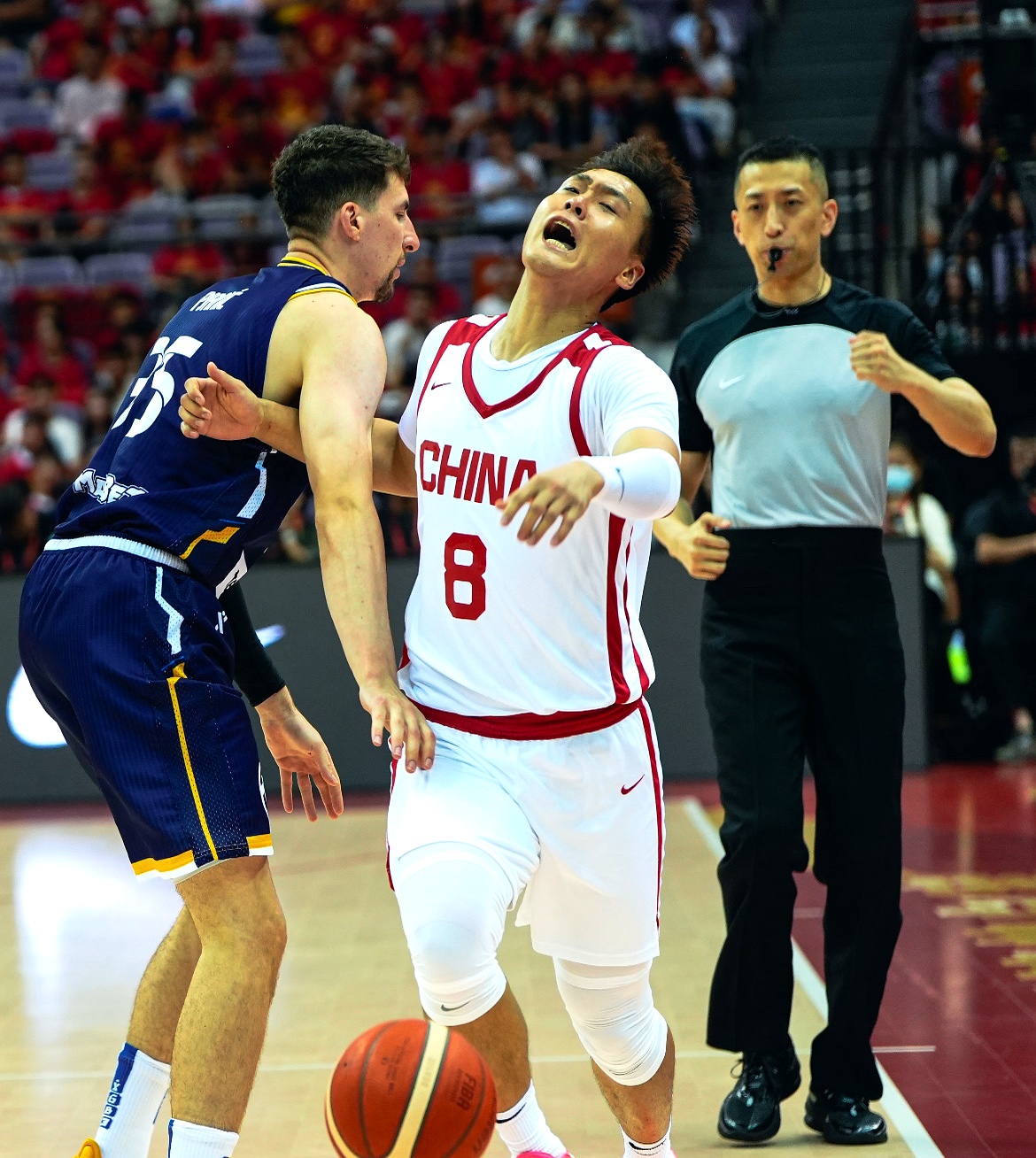 赛地聚焦——CBA季后赛加时末段热度飙升，那不勒斯临场应变，气氛紧张，球探报告显示潜力的简单介绍