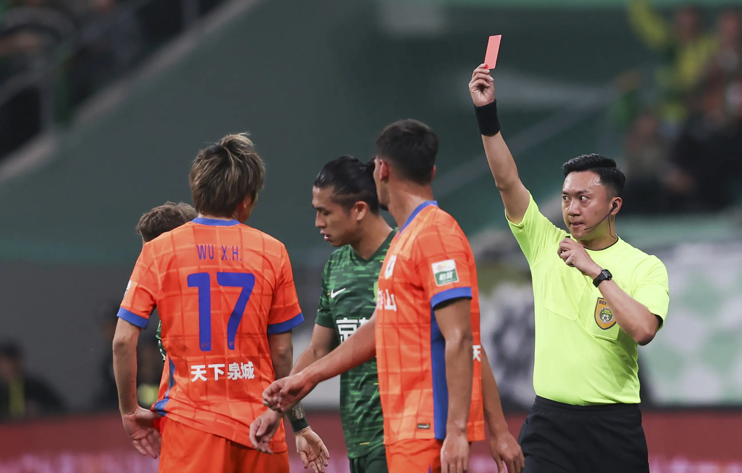 山东泰山迎德国杯关键赛，今晨主帅复盘，球迷炸锅，资深球员宣示担当的简单介绍