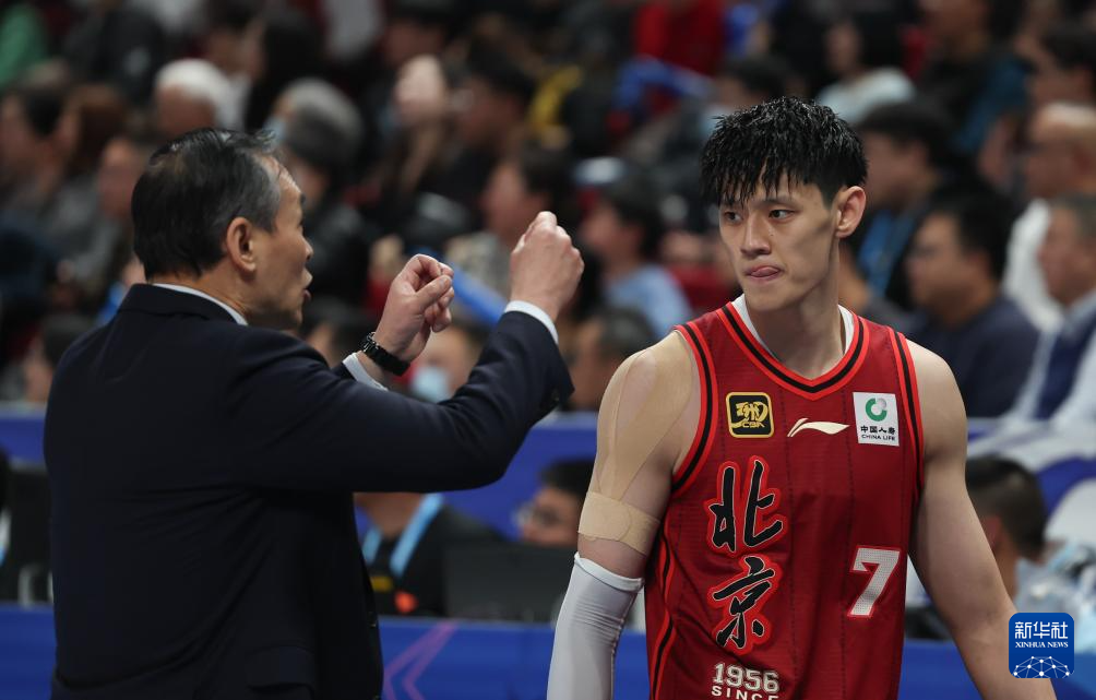 南宫28官网-包含加时末段体能课后，上海久事防线松动备战CBA常规赛，态度坚定，资深球员宣示担当的词条